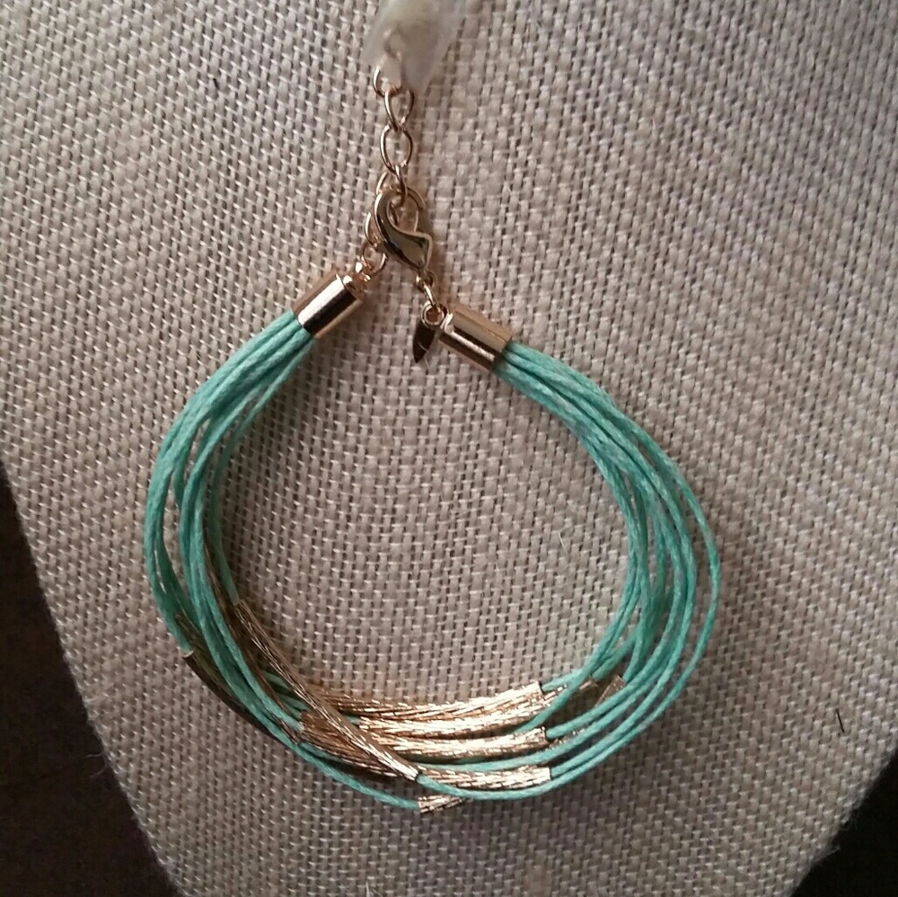 Accessorie - Picture 3 of 3